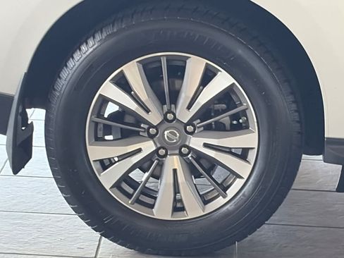 Used 2017 Nissan Pathfinder S FWD image 31