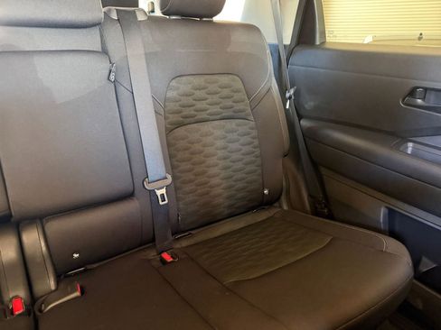 Used 2025 Nissan Pathfinder SV image 31