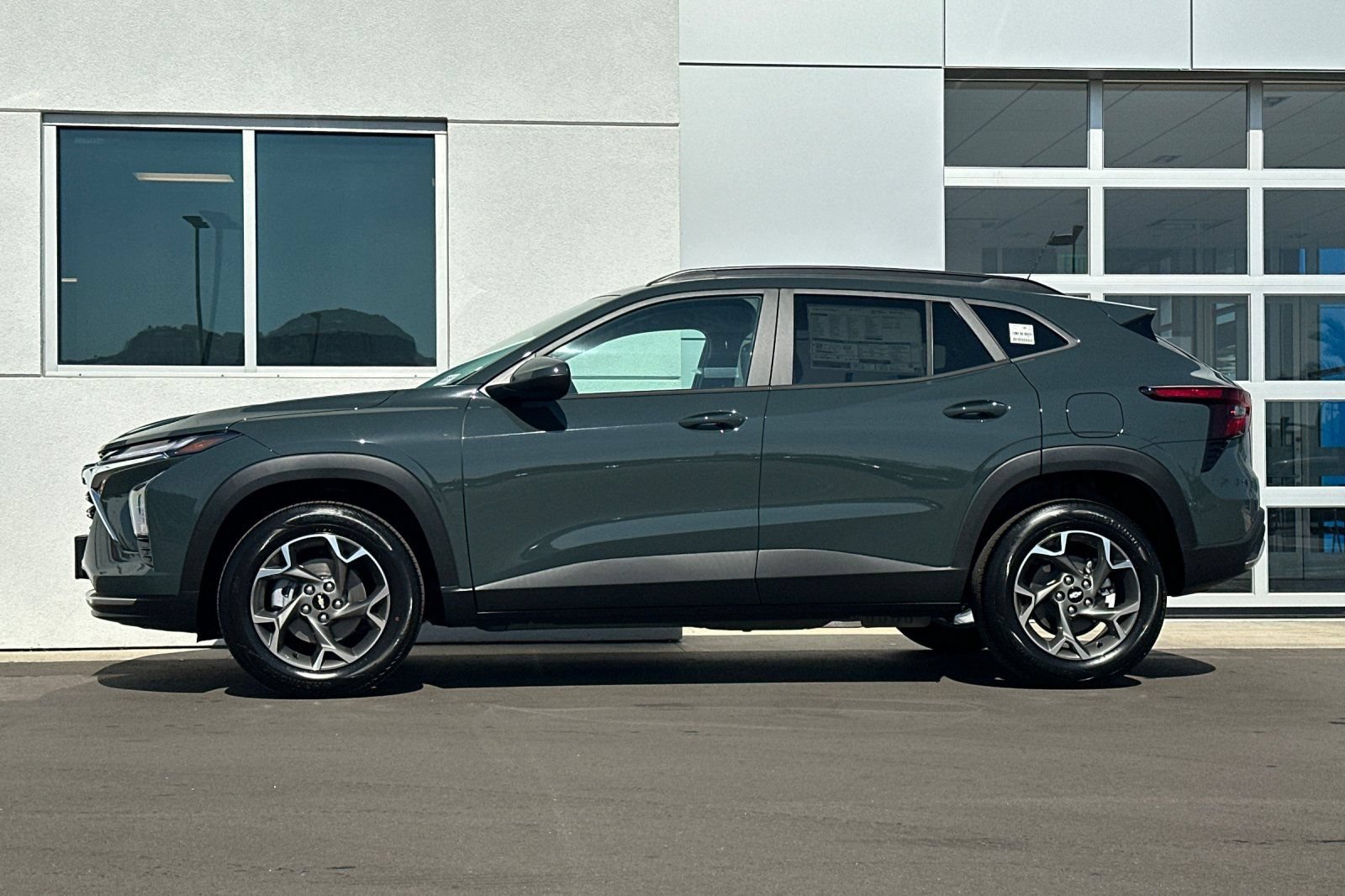 New 2026 Chevrolet Trax LT FWD image 7