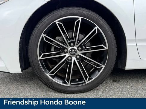 Used 2019 Toyota Avalon Touring w/ Advanced Safety Package FWD image 10