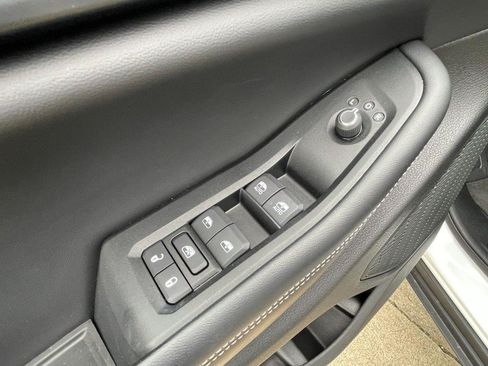 Used 2024 Jeep Grand Cherokee Altitude AWD/4WD image 23
