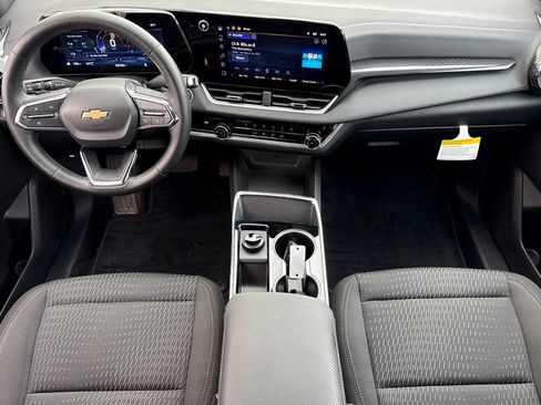 Used 2026 Chevrolet Equinox LT AWD/4WD image 10