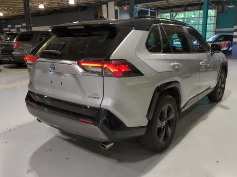 Used 2020 Toyota RAV4 XSE AWD/4WD image 8