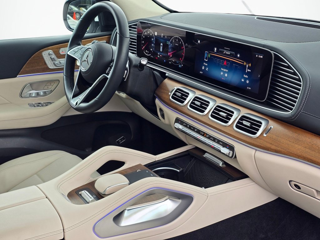 Used 2026 Mercedes-Benz GLS 450 4MATIC image 31