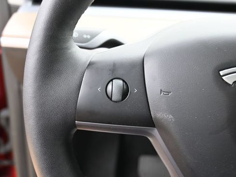 Used 2024 Tesla Model Y Long Range RWD image 18