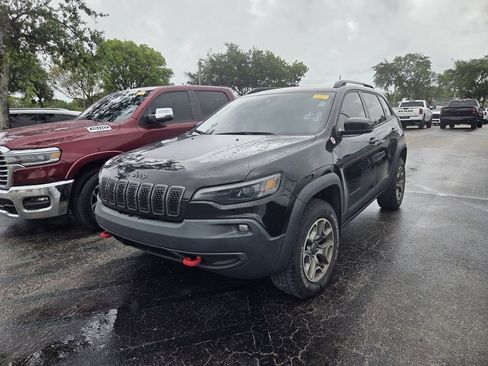 Used 2022 Jeep Cherokee Trailhawk image 3