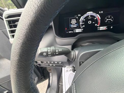 Used 2023 Toyota Tundra Platinum AWD/4WD image 43