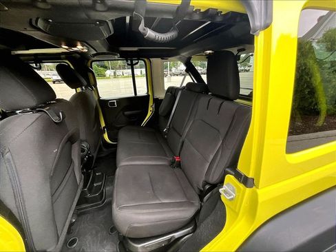 Used 2023 Jeep Wrangler Unlimited w/ Sun & Screen Package AWD/4WD image 15