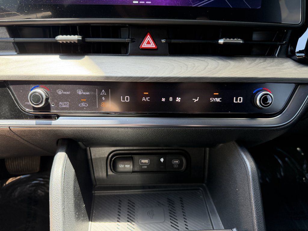 Used 2025 Kia Sportage X-Line w/ Premium Package AWD/4WD image 23