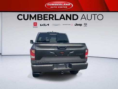 Used 2022 Nissan Titan PRO-4X w/ Pro-4x Convenience Package image 7