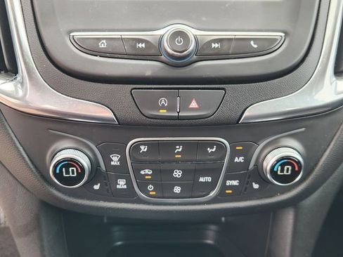 Used 2024 Chevrolet Equinox LT FWD image 18