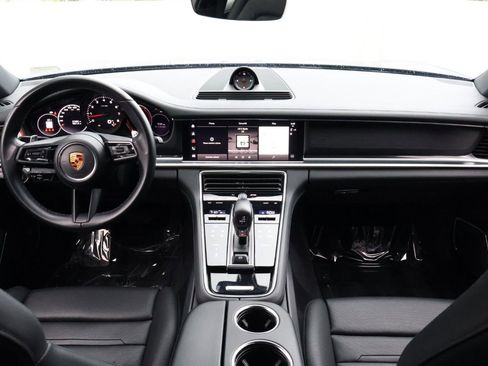 Certified 2022 Porsche Panamera 4 Platinum Edition image 21