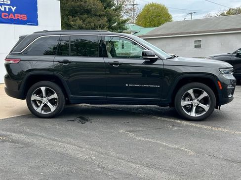 Used 2024 Jeep Grand Cherokee Limited w/ Luxury Tech Group II AWD/4WD image 53