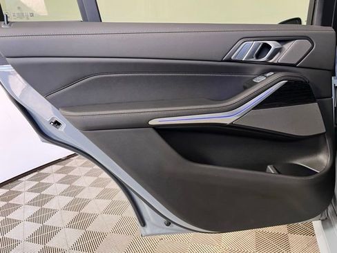 Certified 2024 BMW X7 xDrive40i w/ Executive Package image 21
