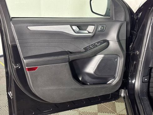 Used 2025 Ford Escape Platinum AWD/4WD image 10