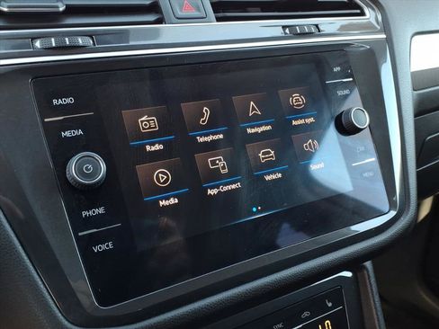 Certified 2024 Volkswagen Tiguan SE image 26