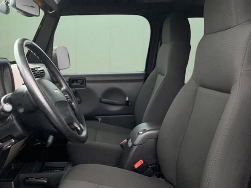 Used 2006 Jeep Wrangler Rubicon w/ Security Group AWD/4WD image 23