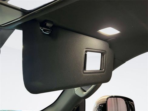 Used 2023 Lexus LX 600 4WD w/ Luxury Package image 34