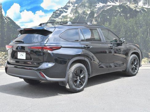 Certified 2024 Toyota Highlander XLE AWD/4WD image 3