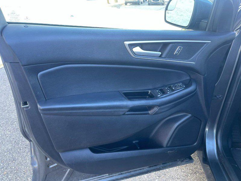 Used 2018 Ford Edge SEL w/ Equipment Group 201A AWD/4WD image 11