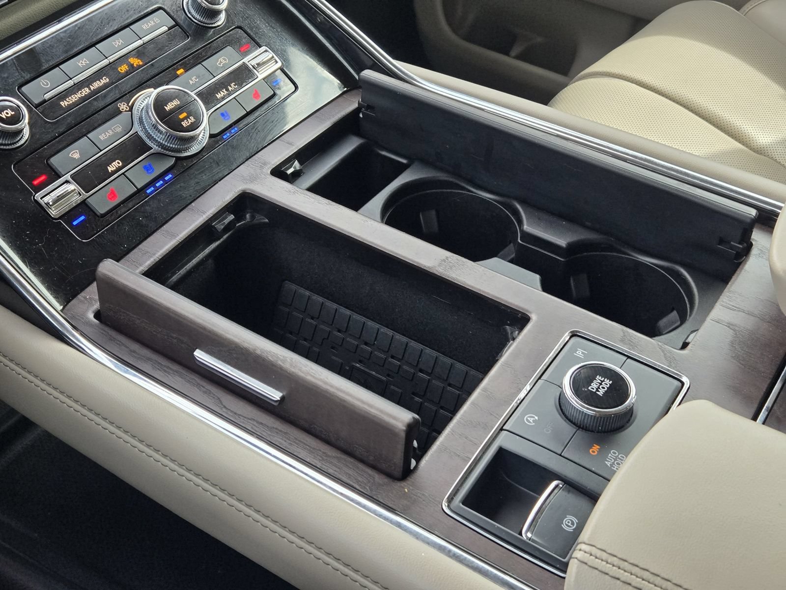 Used 2023 Lincoln Navigator 2WD image 22