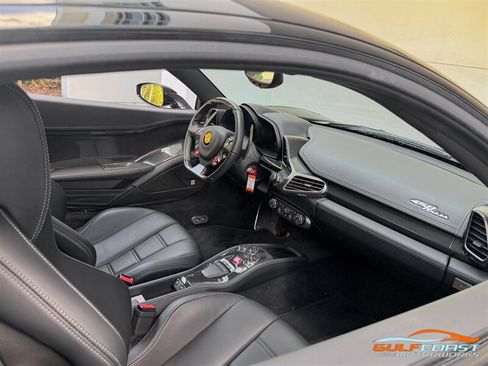 Used 2012 Ferrari 458 Italia Coupe RWD image 26