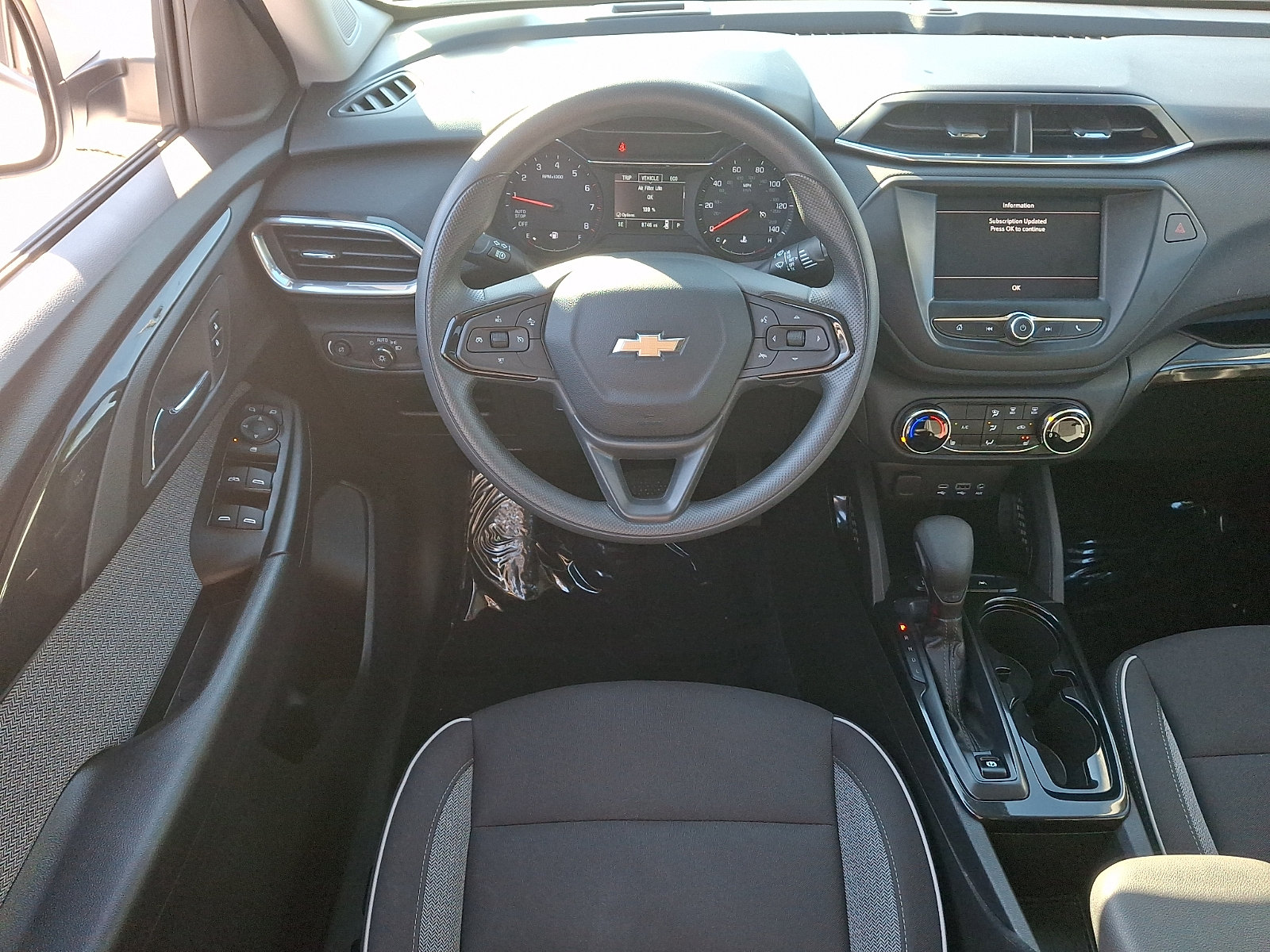 Used 2023 Chevrolet TrailBlazer LT FWD image 11