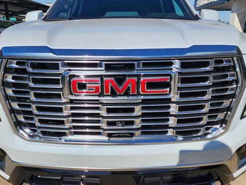 New 2026 GMC Yukon XL Denali w/ Sun & Power Step Package image 9