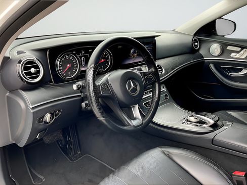 Used 2018 Mercedes-Benz E 300 image 14
