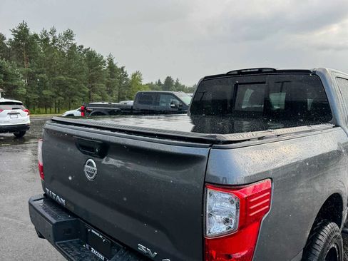 Used 2021 Nissan Titan SV w/ SV Convenience Package AWD/4WD image 12