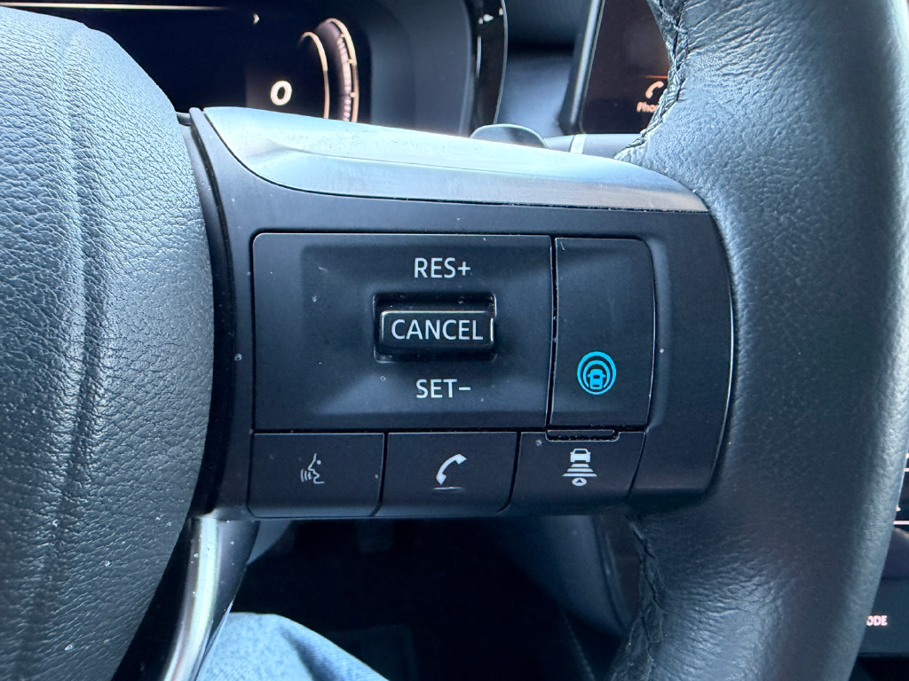 Used 2023 INFINITI QX60 Luxe AWD/4WD image 21