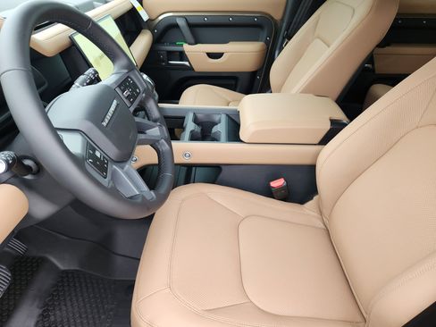 New 2026 Land Rover Defender 110 X-Dynamic SE image 12