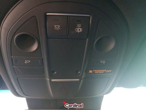 Used 2022 Genesis G70 2.0T image 34