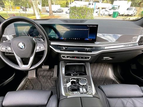 Used 2025 BMW X5 xDrive40i w/ M Sport Package image 7