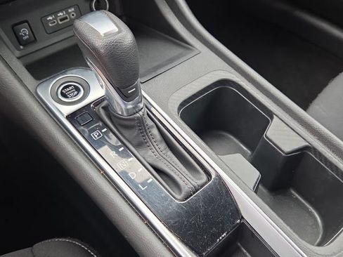 Used 2024 Nissan Sentra SV FWD image 19
