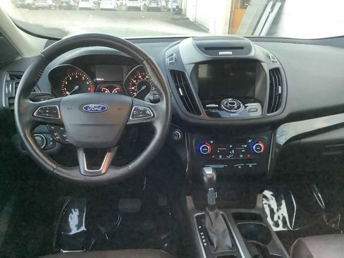 Used 2017 Ford Escape Titanium image 10