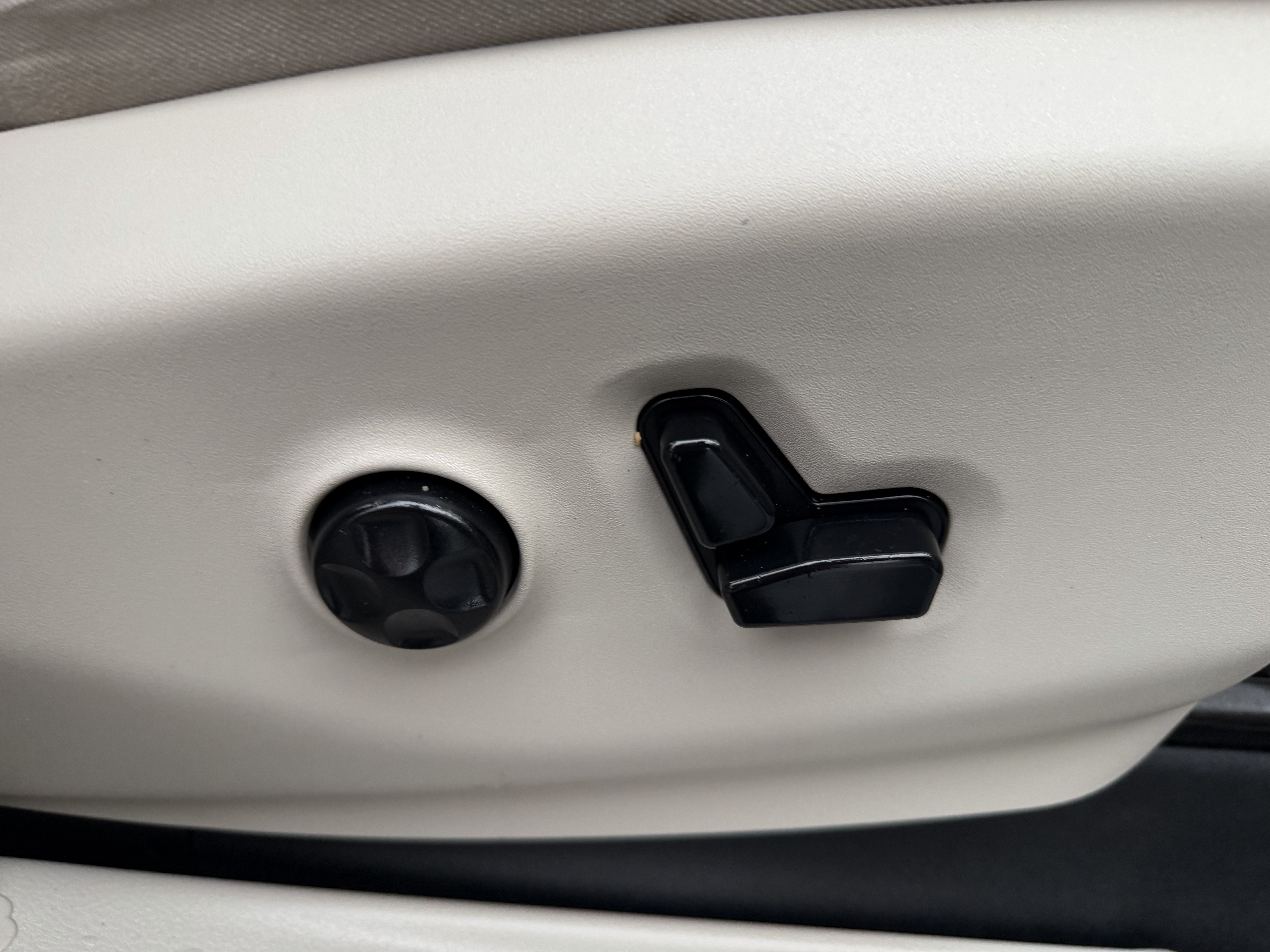 Used 2020 Chrysler Pacifica Limited FWD image 17