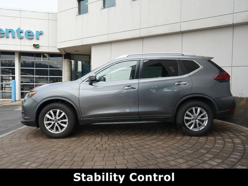 Used 2019 Nissan Rogue SV image 12