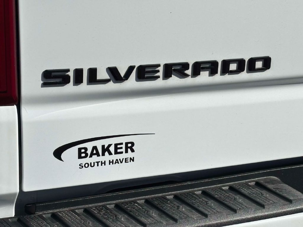 Used 2024 Chevrolet Silverado 1500 RST AWD/4WD image 34