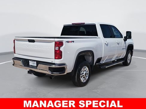 Used 2025 Chevrolet Silverado 2500 LT w/ Convenience Package AWD/4WD image 3
