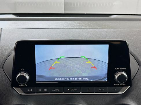 Used 2025 Nissan Sentra S image 22