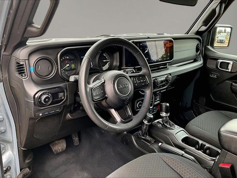 Used 2024 Jeep Wrangler Unlimited Rubicon 4xe AWD/4WD image 17