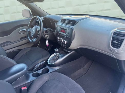 Used 2015 Kia Soul FWD image 14