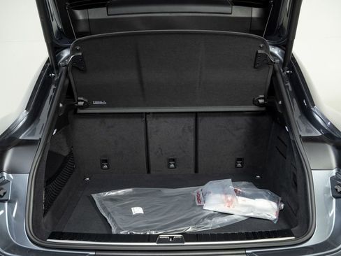 New 2026 Porsche Cayenne Base image 32