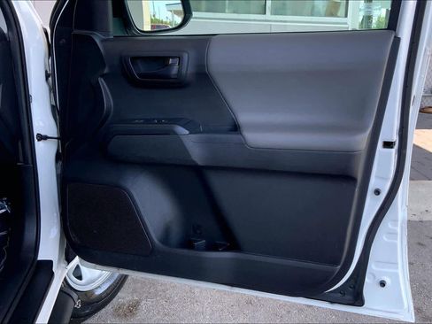 Used 2022 Toyota Tacoma SR RWD image 23