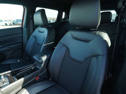 New 2026 Jeep Compass Latitude w/ Sun and Sound Group image 37