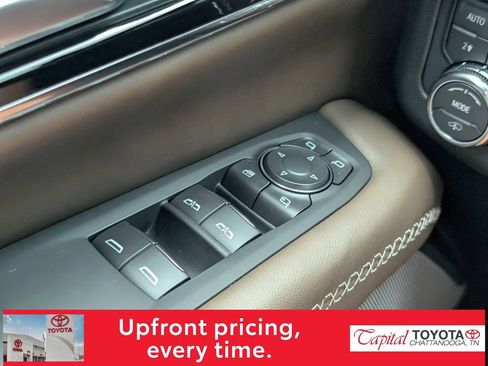 Used 2026 GMC Yukon Denali Ultimate AWD/4WD image 16