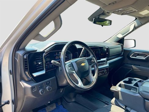 Used 2022 Chevrolet Silverado 1500 RST image 9