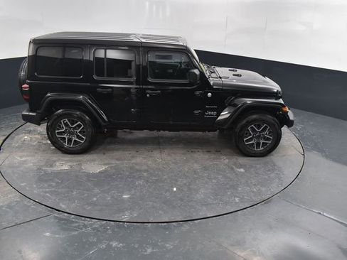 Used 2024 Jeep Wrangler Unlimited Sahara AWD/4WD image 36
