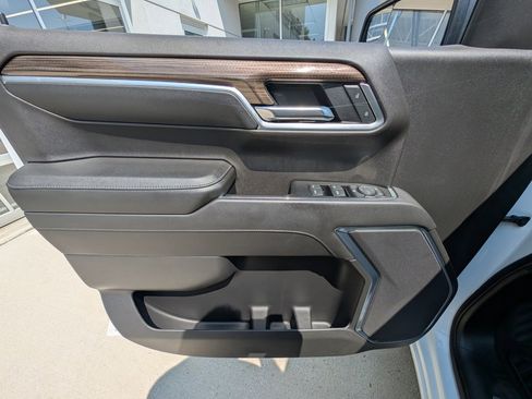 Used 2022 Chevrolet Silverado 1500 LT image 34